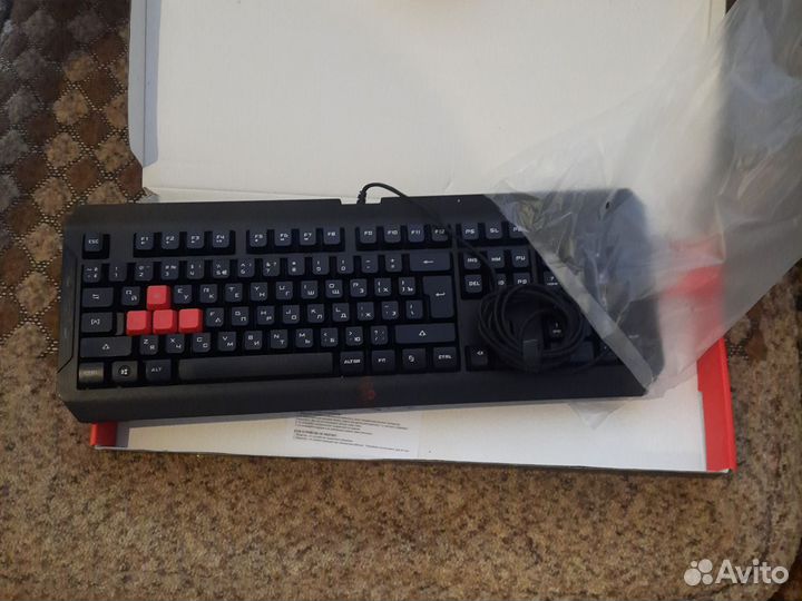 Игровая клавиатура Q100 bloody