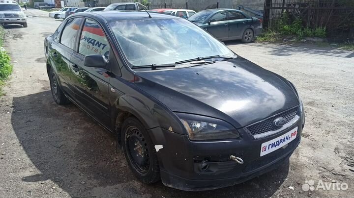 Стекло заднее Ford Focus 2 1362994