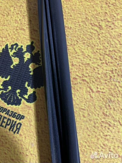 Уплотнительная резинка бок., левого стекла Quoris