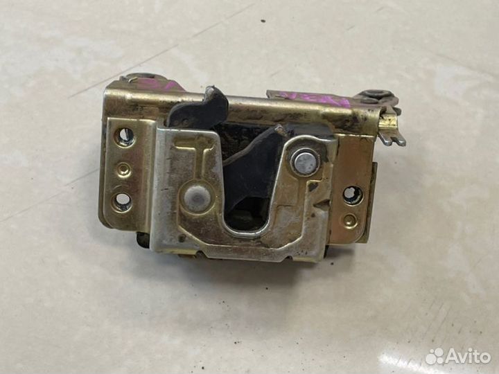 Замок боковой двери задний левый Daewoo Nexia