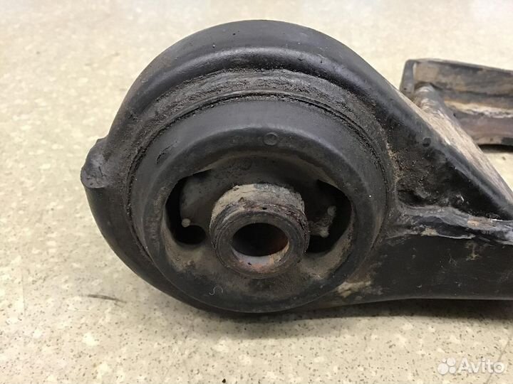 Кронштейн редуктора Ssang Yong Kyron 2005