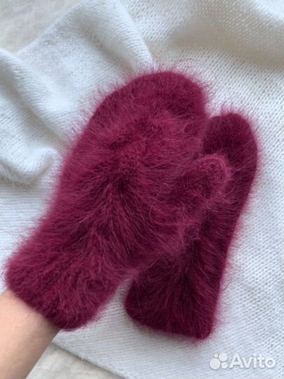 Вязаные варежки ручной работы с косой