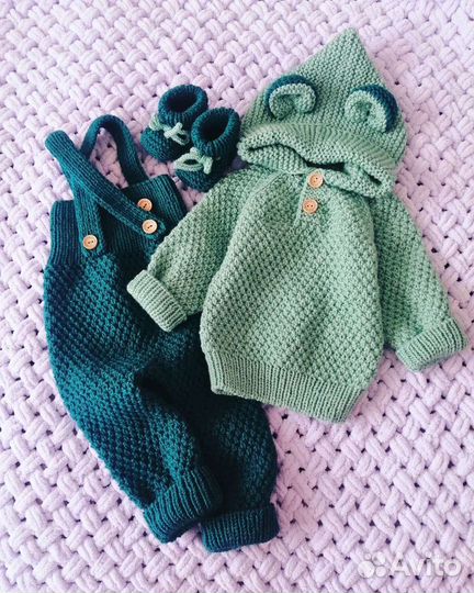 Вязаный костюм детский