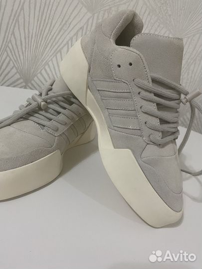 Кроссовки новые размер 39 (25,5 см); 43 (27,2 см)