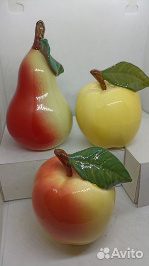 Яблоки и груши фарфор