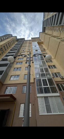 2-к. квартира, 86 м², 1/17 эт.