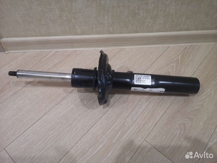 5Q3413031K амортизатор передний для шкода