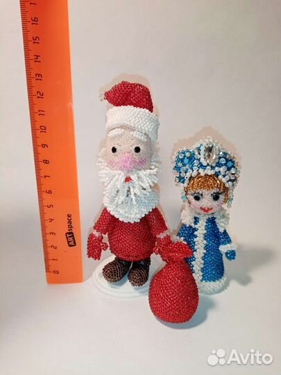 Дед мороз и снегурочка из бисера