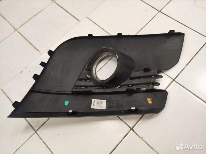 Окантовка противотуманной фары правая Peugeot 3008 I (2009—2013)