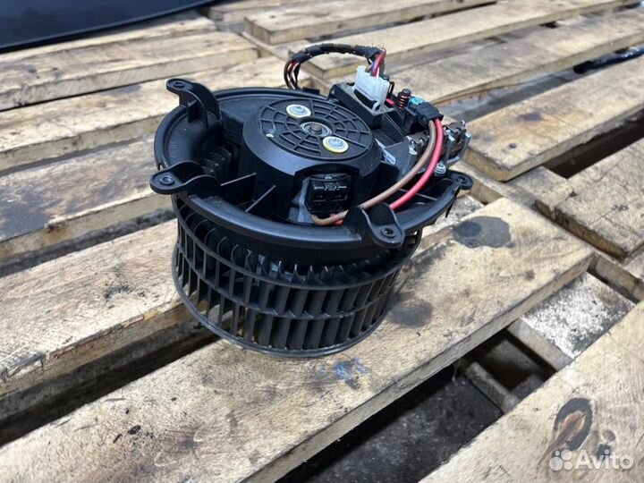 Мотор печки Bmw 7 E65 N62B36 2003