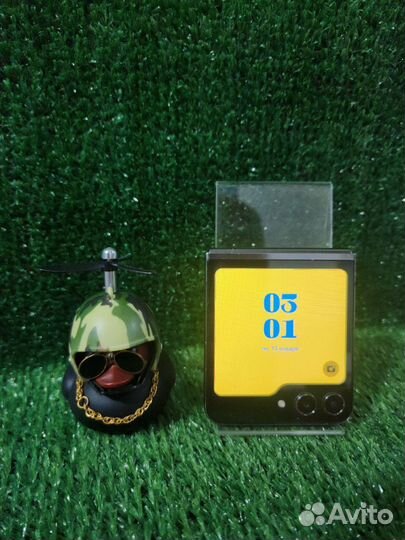 Samsung Galaxy Z Flip5, 8/256 ГБ