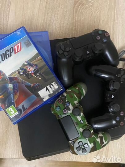 Игровая приставка ps4