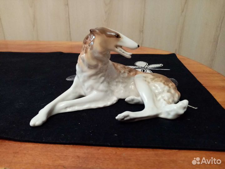 Фарфоровые статуэтки собак