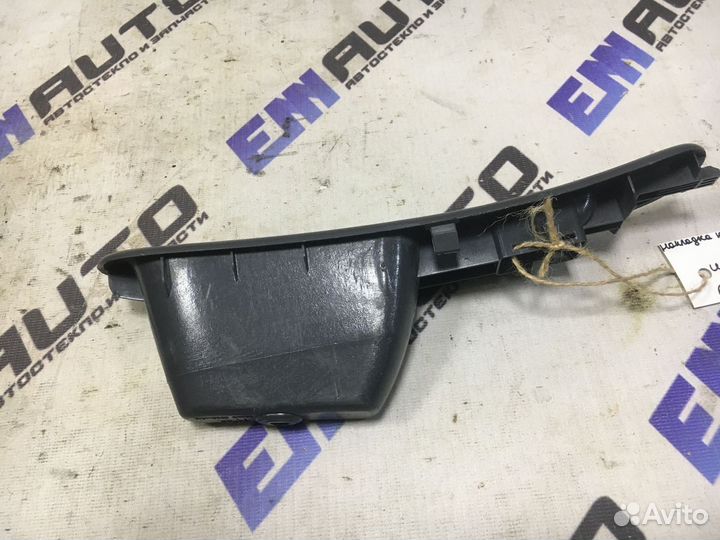 Накладка кнопки стеклоподъемника Шевроле Ланос