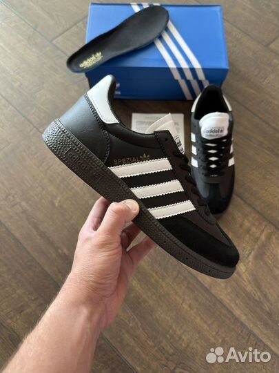 Кроссовки adidas spezial