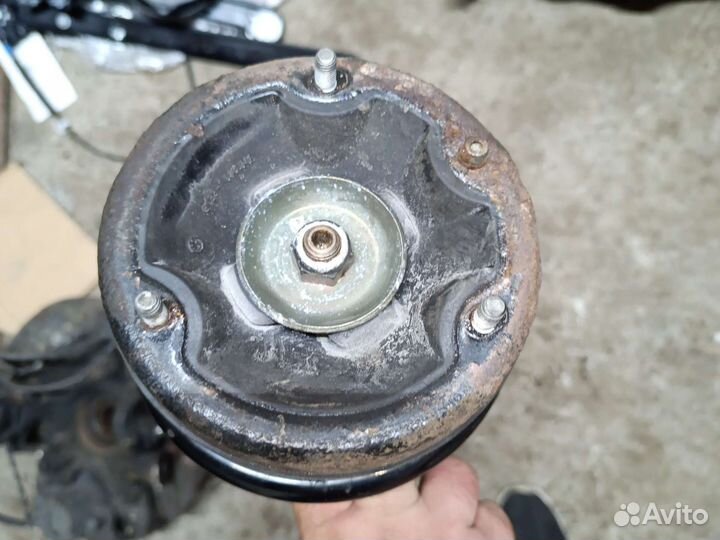 Стойка в сборе передняя правая BMW X5 E53