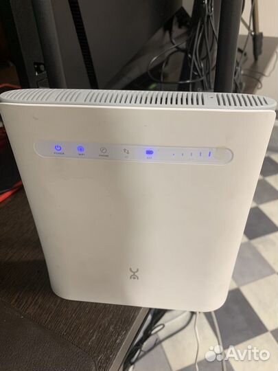 Интернет центр yota 2 / Роутер / он же ZTE mf286