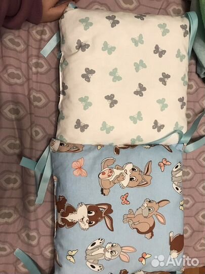 Детская кроватка с маятником