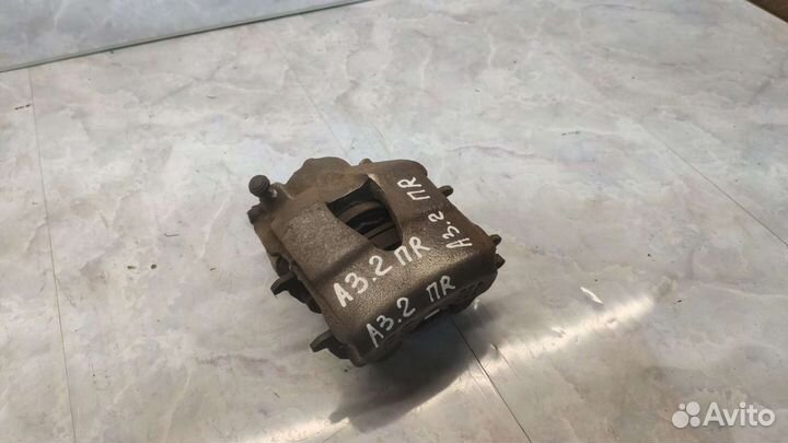 Суппорт передний Volkswagen Golf 4 Bora Skoda Audi