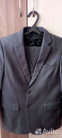 Костюм тройка