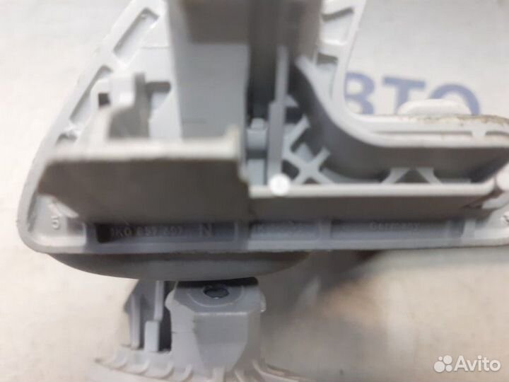 Ручка потолка Volkswagen Tiguan 2.0T 2011-2015