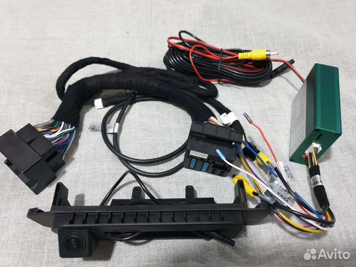 Камера заднего вида мерседес, на штатный экран