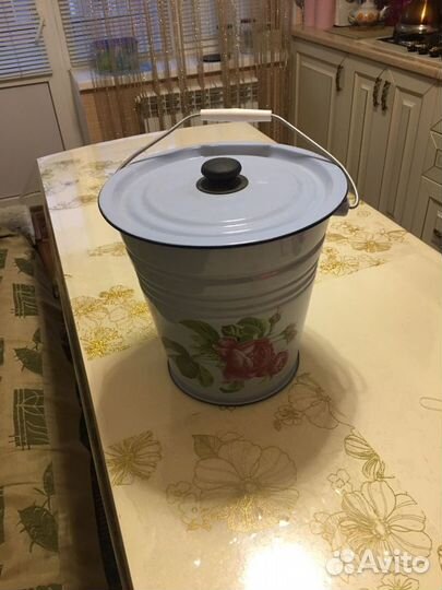 Эмалированное ведро