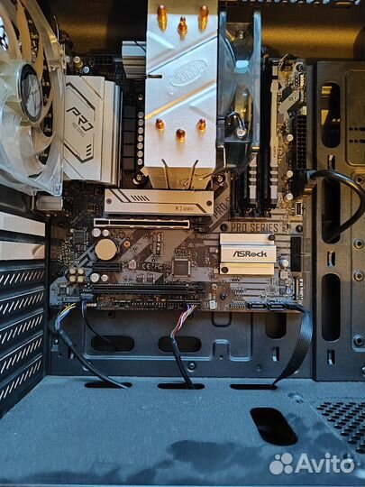 Продам i3-10105f+b560m+16gb ddr4