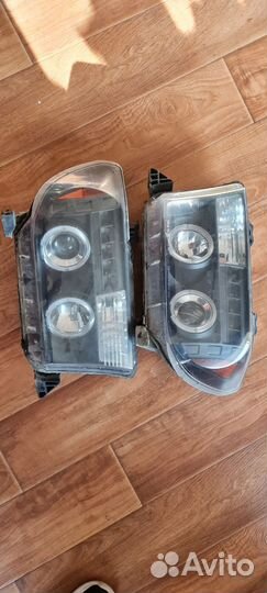 Фары на toyota tundra
