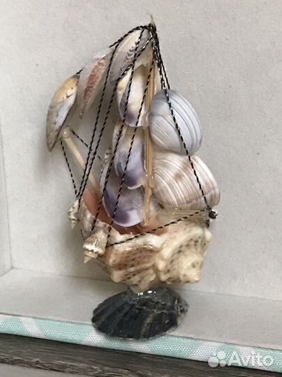 Суверир корабль из ракушек высота 9 см
