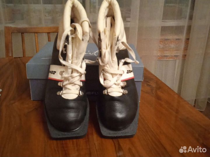 Лыжные ботинки