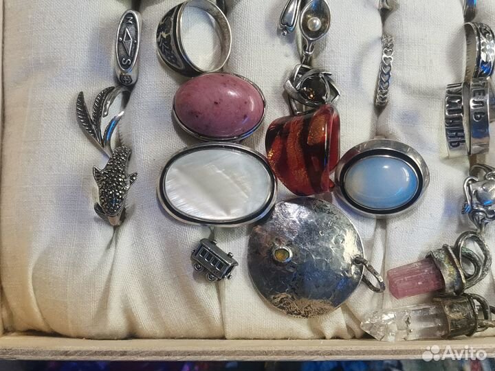 Серебряное кольцо с камнем