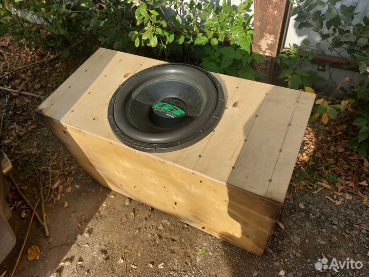 Сабвуфер Db-sa275d2