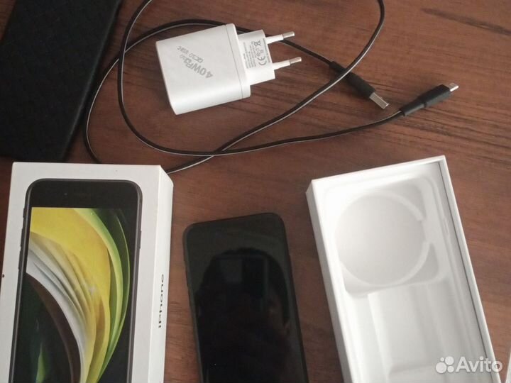 iPhone SE (2020), 64 ГБ