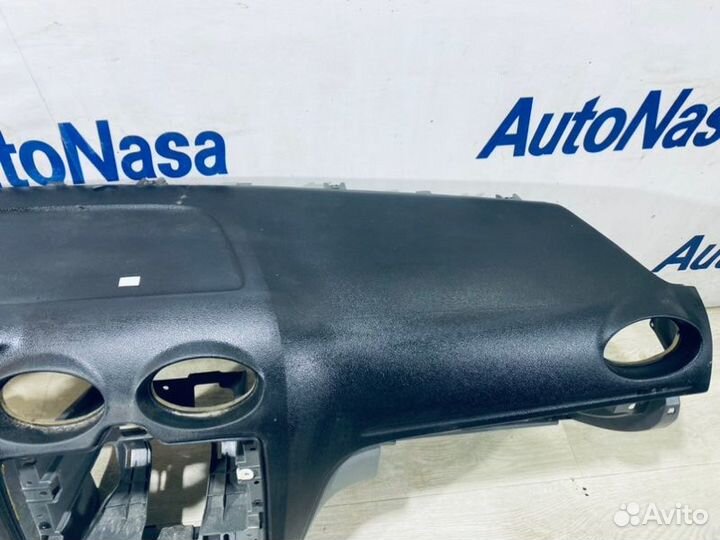 Торпедо Ford Focus седан 1.6 2010