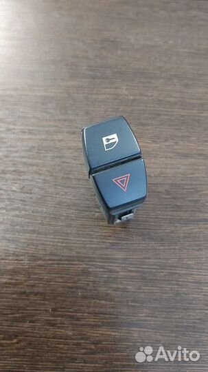 Кнопка аварийки Bmw 530 D F10 N57D30 2010