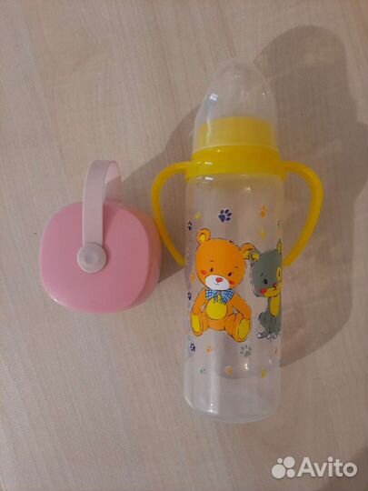 Бутылочки для кормления. Контейнер для пустышки
