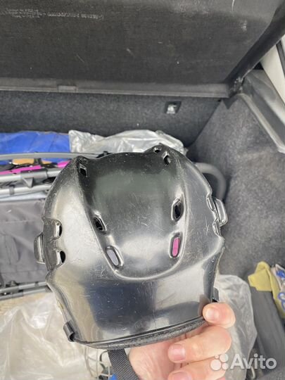 Хоккейный шлем