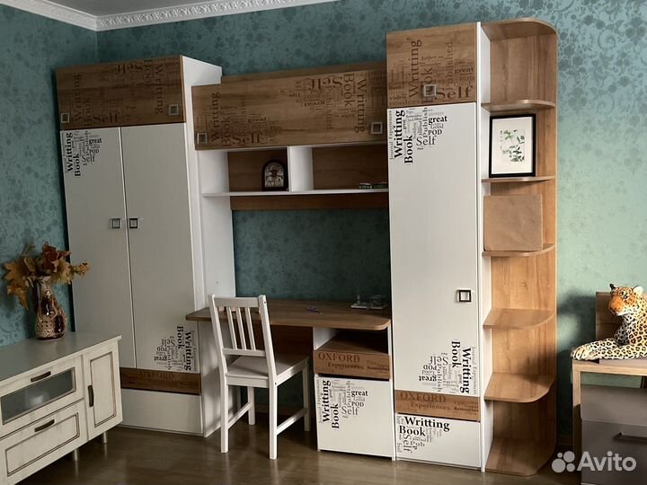 Детская стенка со столом