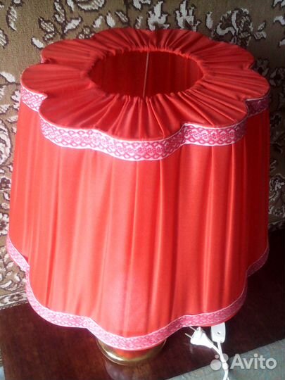 Настольная лампа