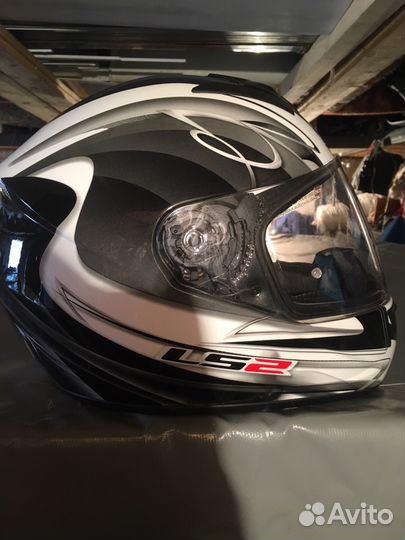 Продаётся 2 шлема для мототехники