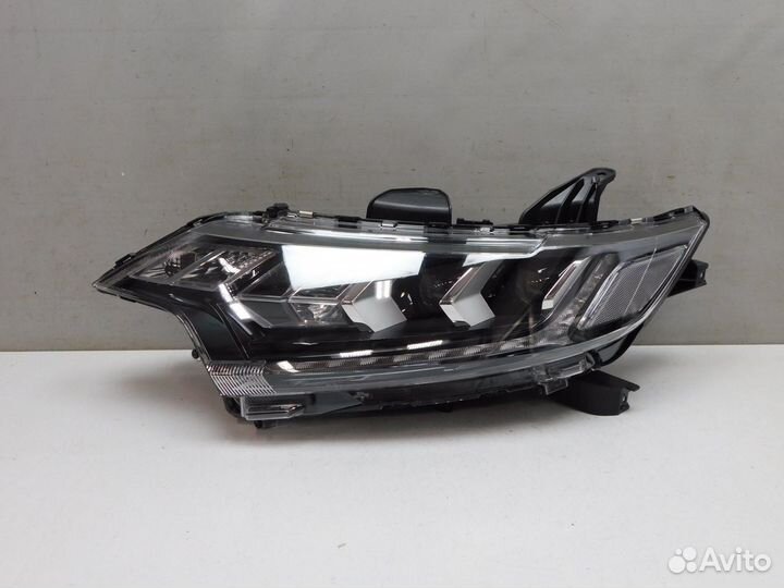 Фара левая Mitsubishi Outlander