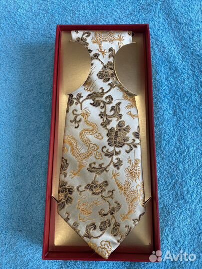 Новый шелковый галстук подарок