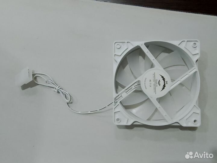 Белый вентилятор охлаждения для пк с RGB