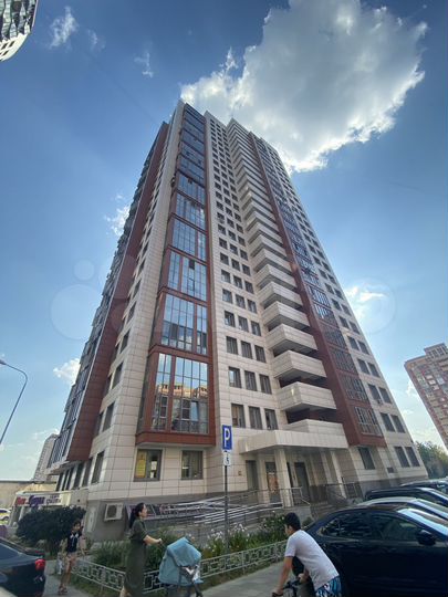 3-к. квартира, 85,6 м², 1/25 эт.