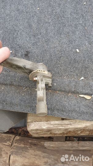 Натяжитель ремня генератора peugeot 308