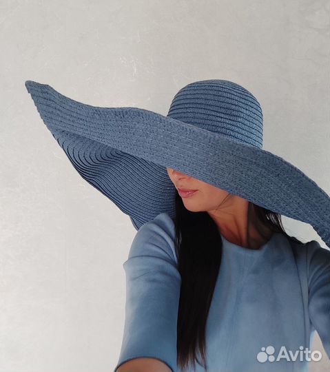 Шляпа с большими полями