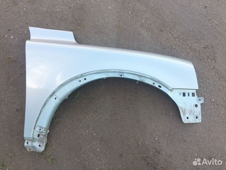 Крыло правое (серебристо-салатовое) Volvo XC90