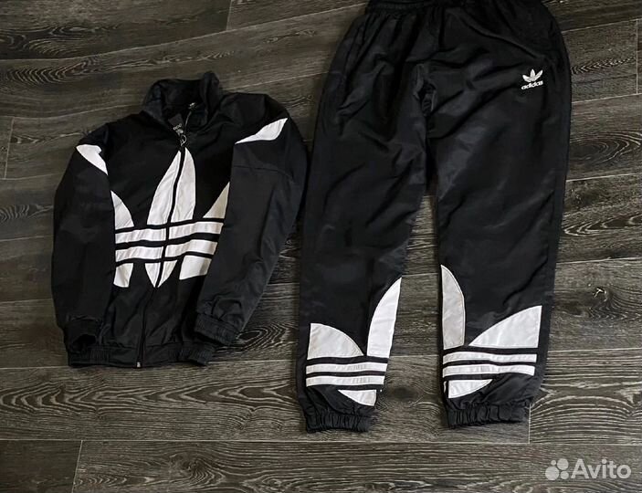 Спортивный костюм adidas