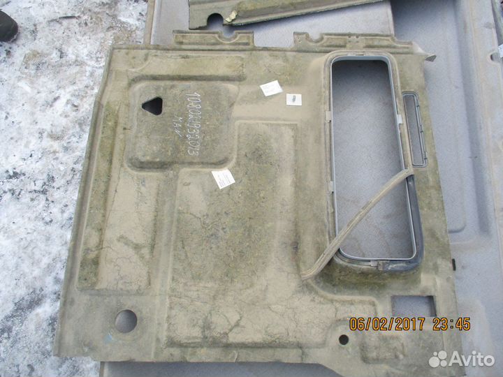 Обшивка боковой стенки кабины правая MAN 816257160